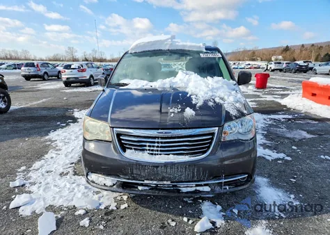 2016 Chrysler Town & Country Touring z USA, uszkodzony, nr VIN 2C4RC1BG4GR194286